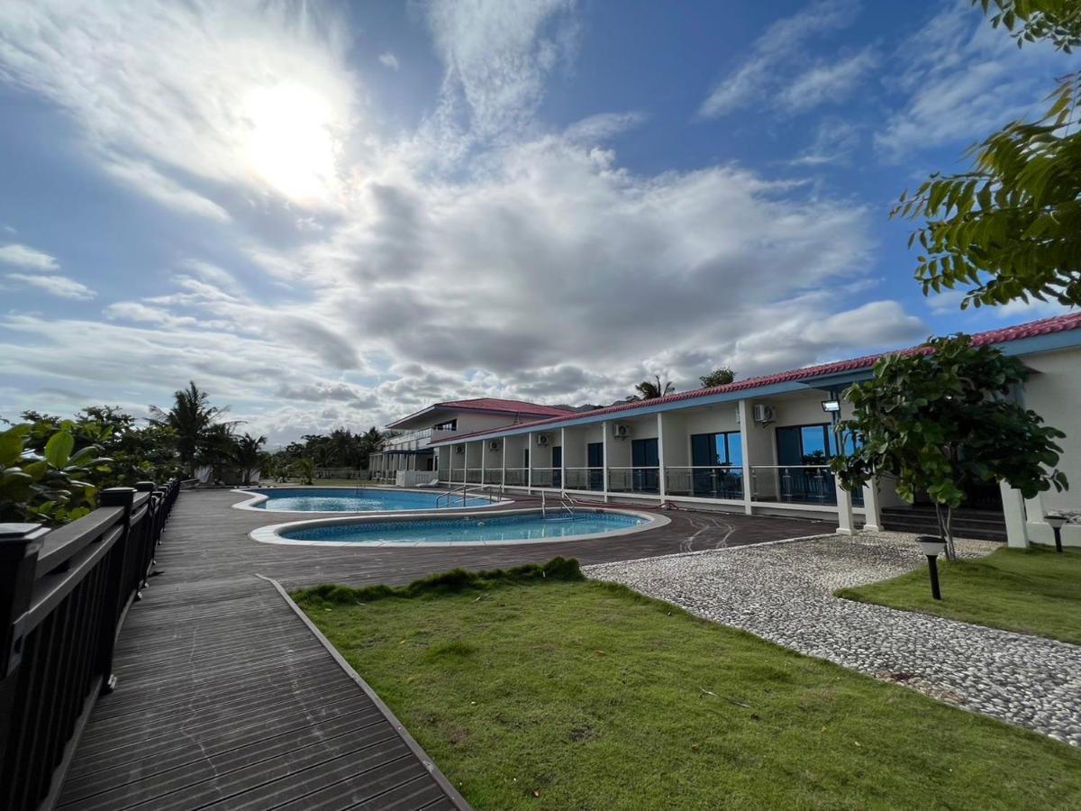 W Golf Resort Oslob Buitenkant foto