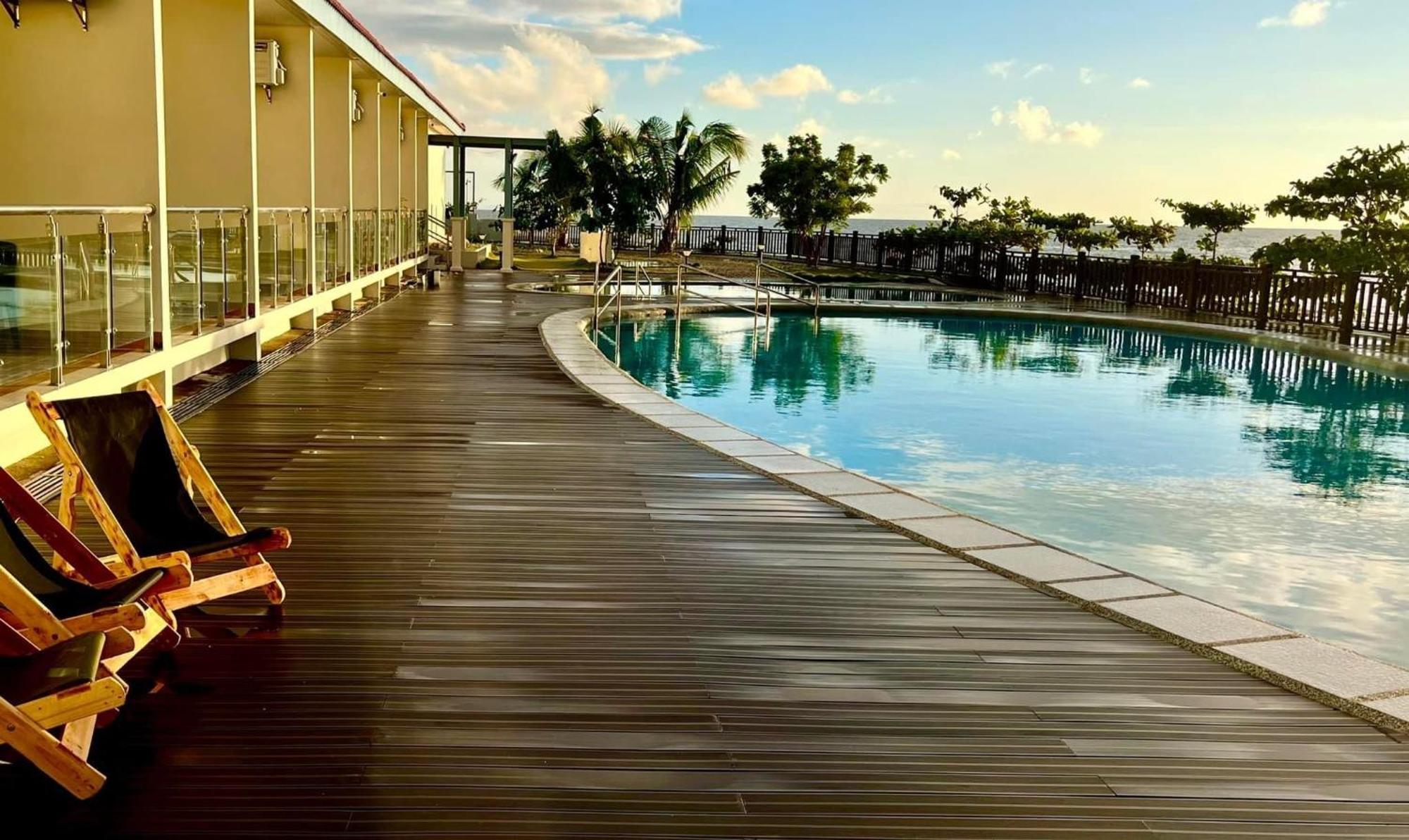 W Golf Resort Oslob Buitenkant foto