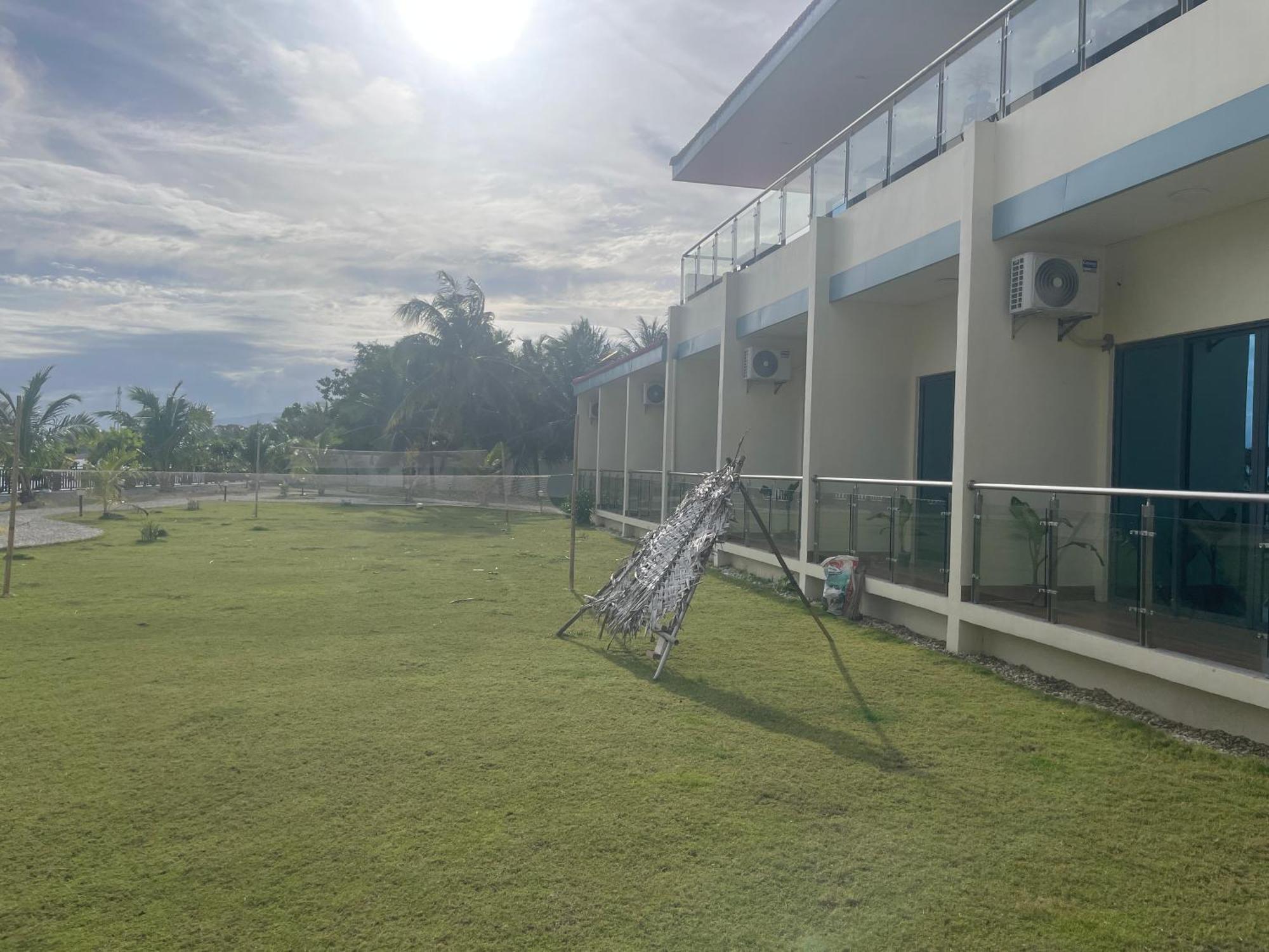 W Golf Resort Oslob Buitenkant foto