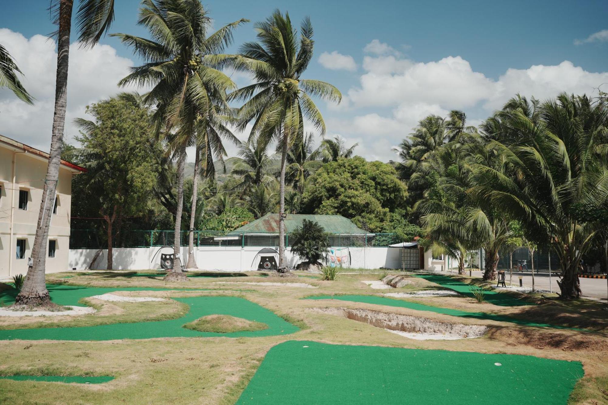 W Golf Resort Oslob Buitenkant foto