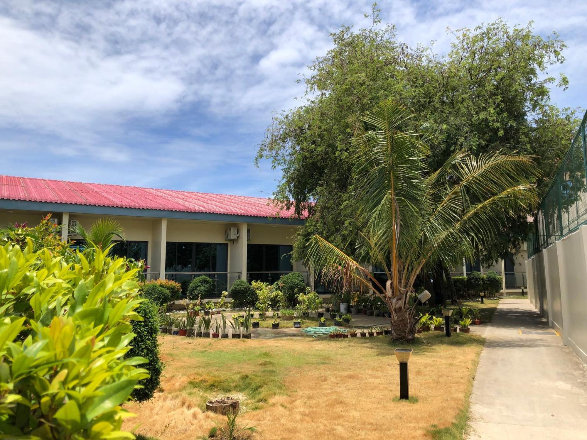 W Golf Resort Oslob Buitenkant foto